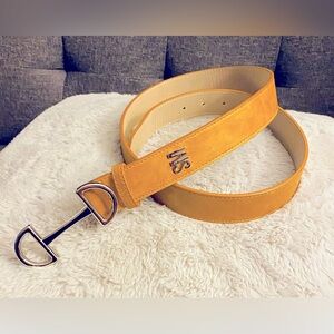 NWOT Equestrian Inspired Snaffle Bit Buckle Mustard Colored Belt